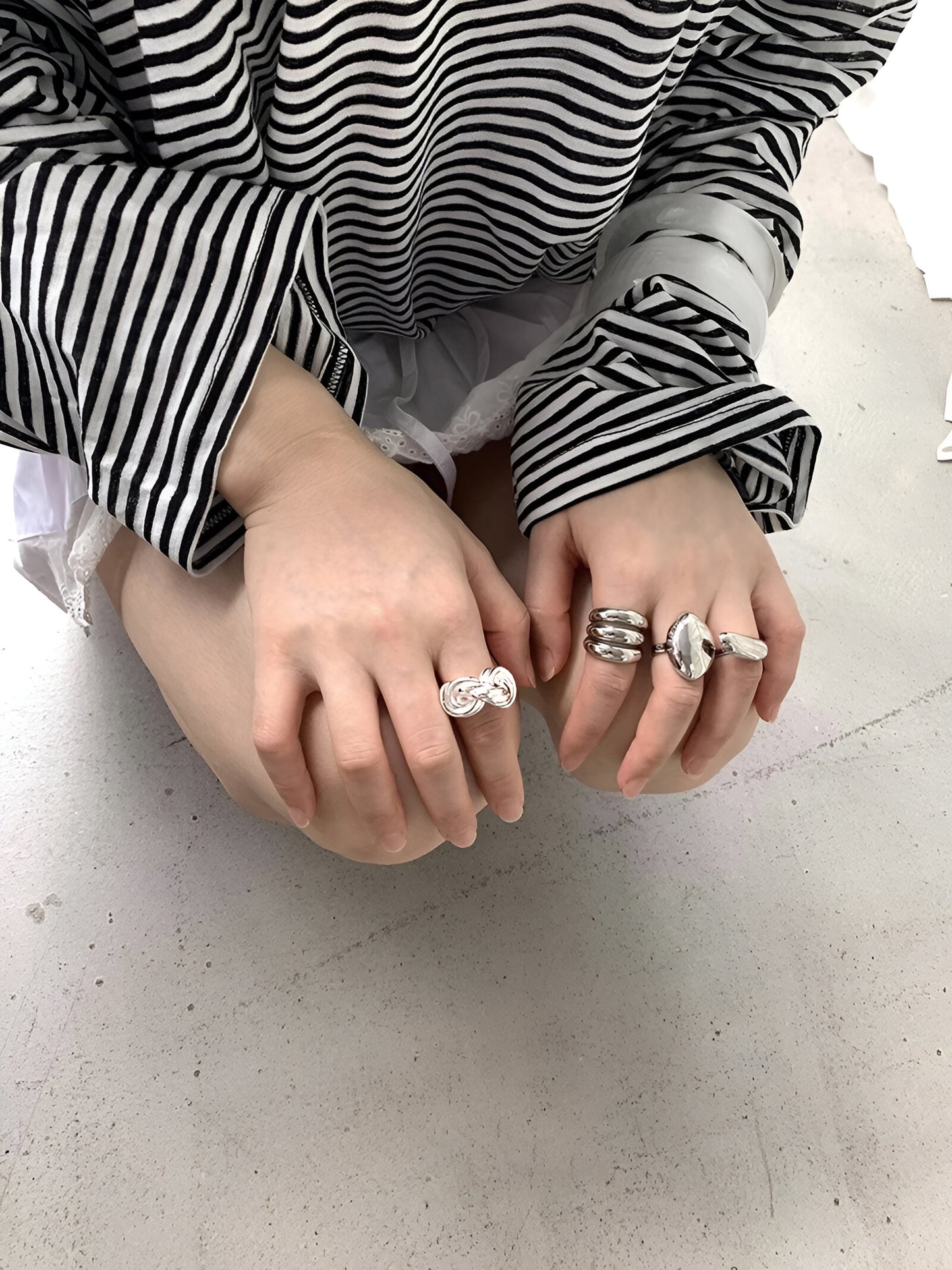 Minimalistic Massive Rings Set
